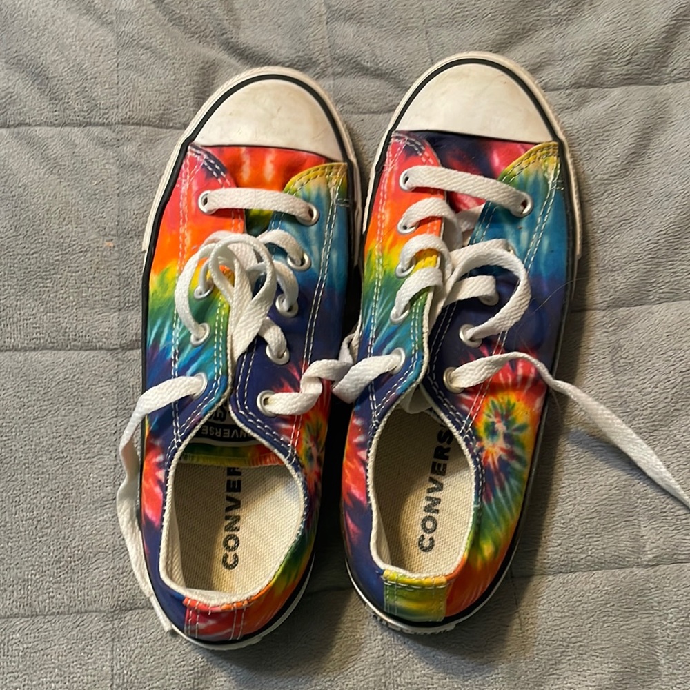 Girls converse size 2